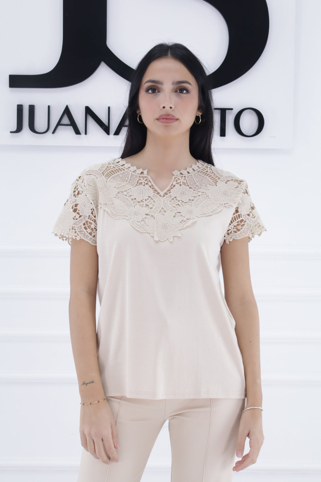 Camiseta encaje manga corta WY055